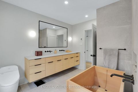 Photo 31 at 597 Maclaren Street, Ottawa Centre