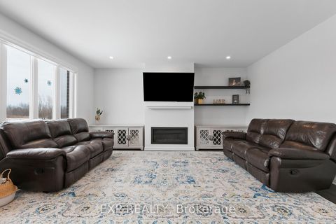 Photo 8 at 926 Lakeridge Drive, Avalon East, Orleans