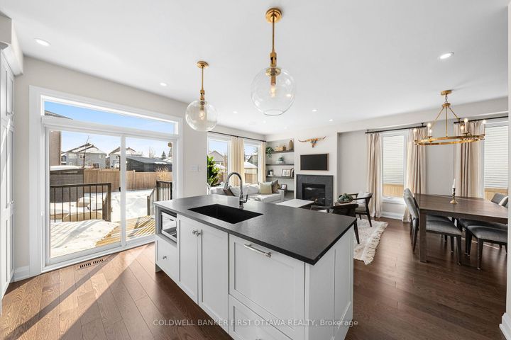 Photo 10 at 43 Deerfox Drive, Nepean (Longfields), Ottawa