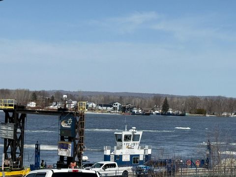 Photo 7 at 970 Cameron Street, Cumberland Village, Orleans