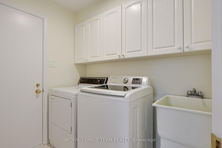 Photo 9 at 8 Saddlebrook Street, Nepean (Centrepointe), Ottawa