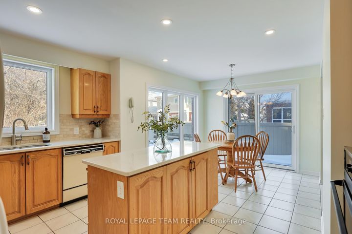 Photo 18 at 8 Saddlebrook Street, Nepean (Centrepointe), Ottawa