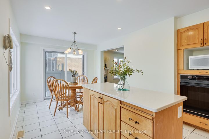 Photo 21 at 8 Saddlebrook Street, Nepean (Centrepointe), Ottawa