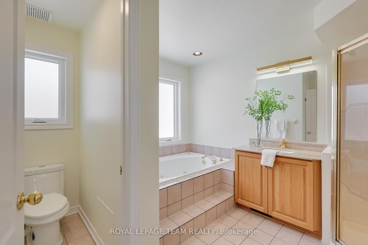Photo 33 at 8 Saddlebrook Street, Nepean (Centrepointe), Ottawa