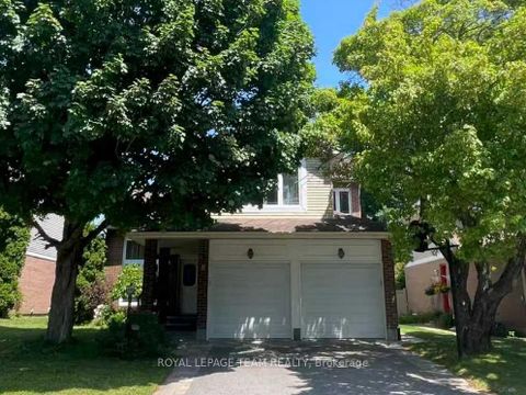 Photo 1 at 8 Saddlebrook Street, Nepean (Centrepointe), Ottawa