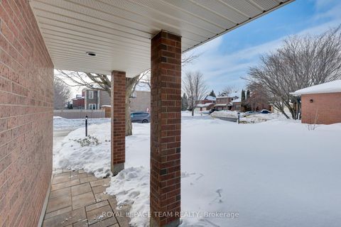 Photo 4 at 8 Saddlebrook Street, Nepean (Centrepointe), Ottawa