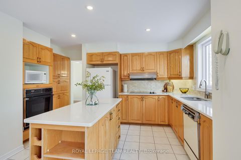 Photo 20 at 8 Saddlebrook Street, Nepean (Centrepointe), Ottawa