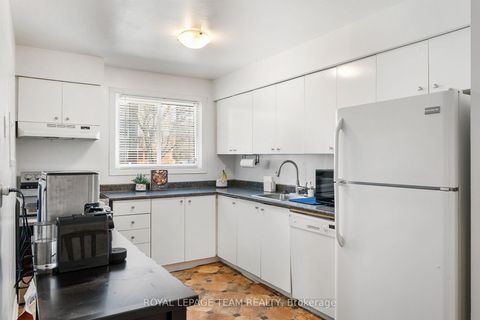 Photo 4 at 4 - 160 Fenerty Court, Katimavik, Kanata