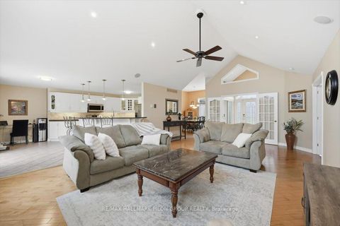 Photo 2 at 1147 Fieldown Street, Cumberland Ridge, Orleans