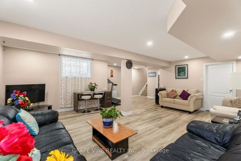 Photo 36 at 1217 Alson Mills Way, Emerald Meadows/Trailwest, Kanata
