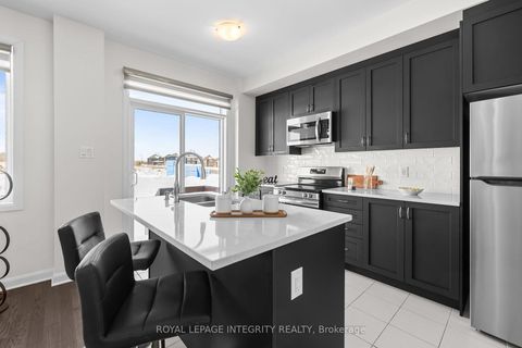 Photo 10 at 166 Invention Boulevard, Morgan's Grant/South March, Kanata