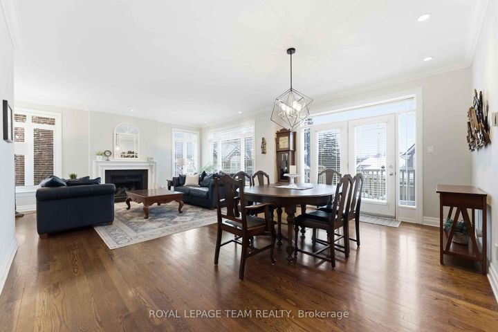 Photo 4 at 6 Waterford Way, Nepean (Pineglen/Country Place), Ottawa