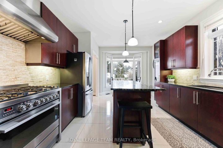 Photo 9 at 6 Waterford Way, Nepean (Pineglen/Country Place), Ottawa