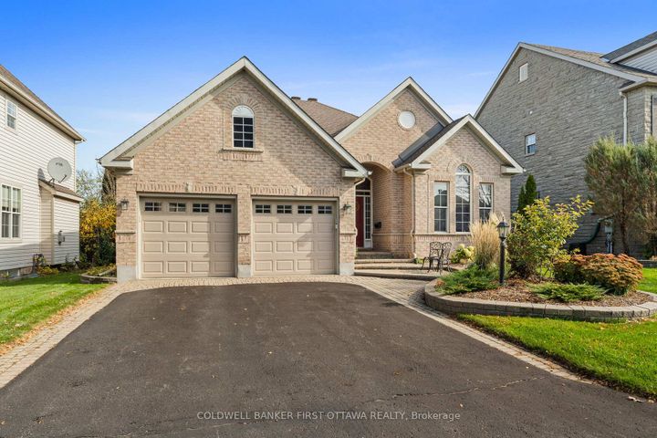 Photo 2 at 19 Fencerow Way, Nepean (Stonebridge), Ottawa