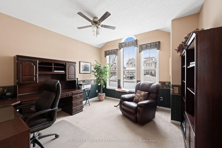Photo 7 at 19 Fencerow Way, Nepean (Stonebridge), Ottawa