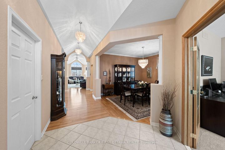 Photo 9 at 19 Fencerow Way, Nepean (Stonebridge), Ottawa