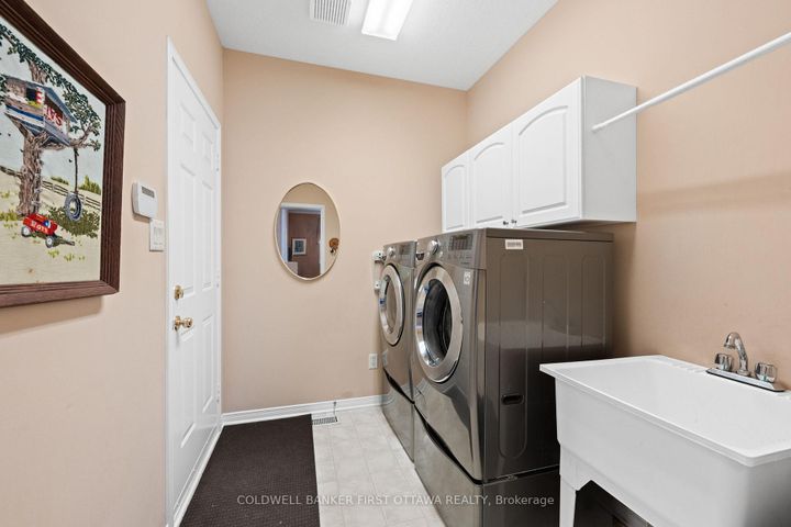 Photo 30 at 19 Fencerow Way, Nepean (Stonebridge), Ottawa