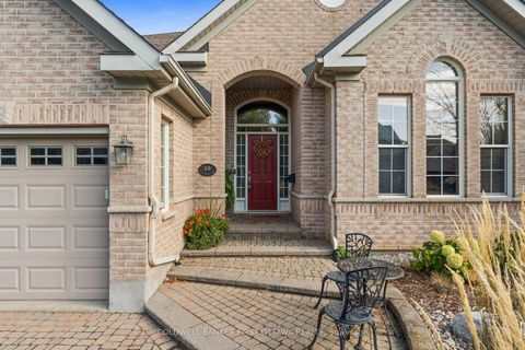 Photo 3 at 19 Fencerow Way, Nepean (Stonebridge), Ottawa