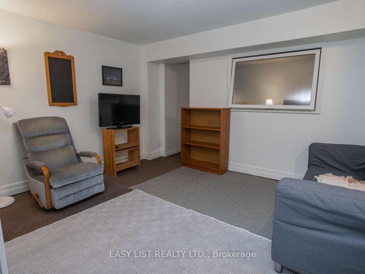 Photo 34 at 73 Hobart Crescent, Nepean (Sheahan Estates/Trend Village), Ottawa