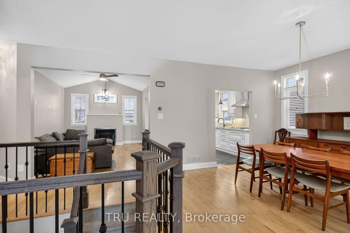 Photo 2 at 590 Anjana Circle, Nepean (Cedargrove/Fraserdale), Ottawa