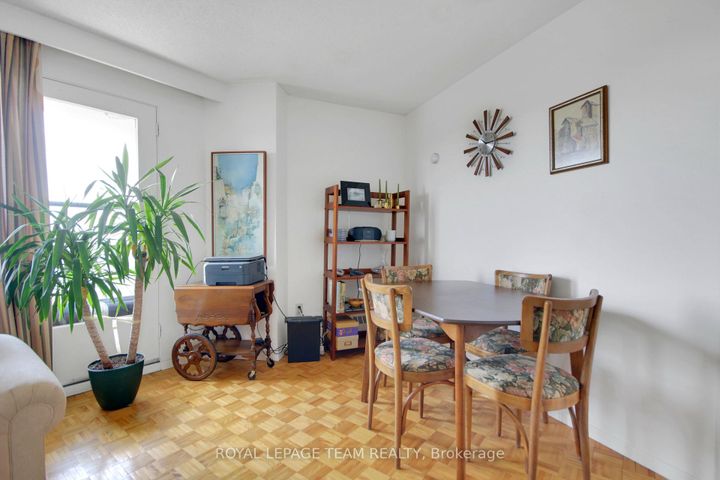 Photo 10 at 708 - 20 Chesterton Drive, Nepean (Borden Farm/Stewart Farm/Carleton Heights/Parkwood Hills), Ottawa