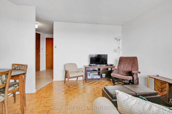 Photo 12 at 708 - 20 Chesterton Drive, Nepean (Borden Farm/Stewart Farm/Carleton Heights/Parkwood Hills), Ottawa