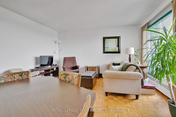 Photo 13 at 708 - 20 Chesterton Drive, Nepean (Borden Farm/Stewart Farm/Carleton Heights/Parkwood Hills), Ottawa