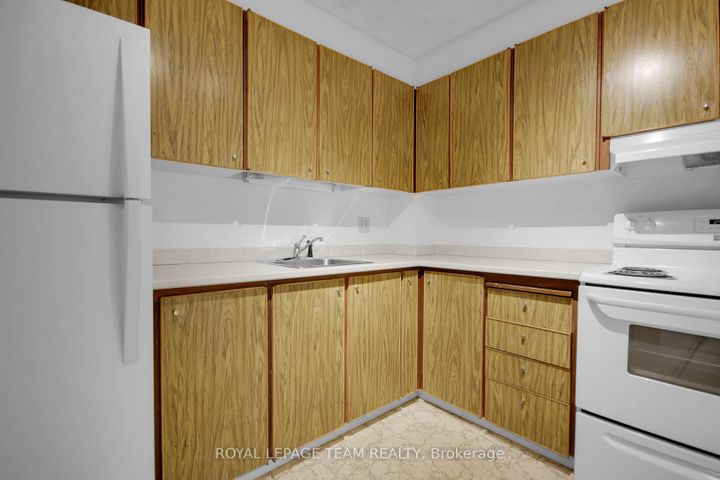 Photo 17 at 708 - 20 Chesterton Drive, Nepean (Borden Farm/Stewart Farm/Carleton Heights/Parkwood Hills), Ottawa