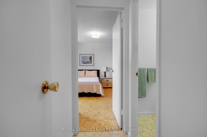 Photo 20 at 708 - 20 Chesterton Drive, Nepean (Borden Farm/Stewart Farm/Carleton Heights/Parkwood Hills), Ottawa