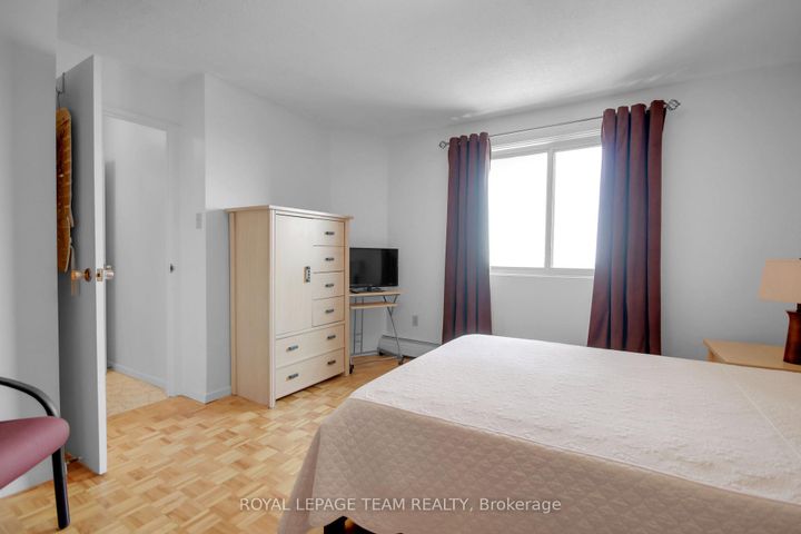 Photo 22 at 708 - 20 Chesterton Drive, Nepean (Borden Farm/Stewart Farm/Carleton Heights/Parkwood Hills), Ottawa