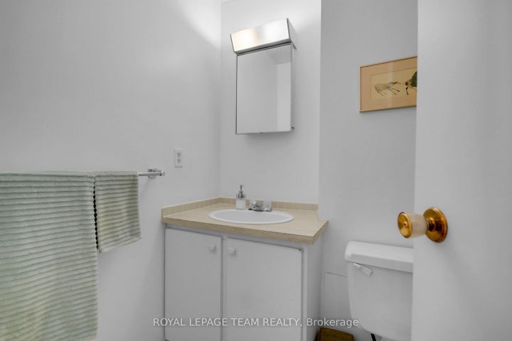 Photo 25 at 708 - 20 Chesterton Drive, Nepean (Borden Farm/Stewart Farm/Carleton Heights/Parkwood Hills), Ottawa