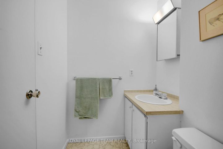 Photo 26 at 708 - 20 Chesterton Drive, Nepean (Borden Farm/Stewart Farm/Carleton Heights/Parkwood Hills), Ottawa