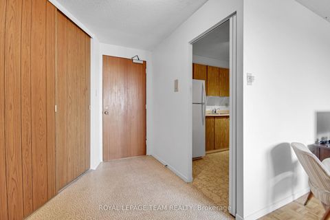 Photo 4 at 708 - 20 Chesterton Drive, Nepean (Borden Farm/Stewart Farm/Carleton Heights/Parkwood Hills), Ottawa