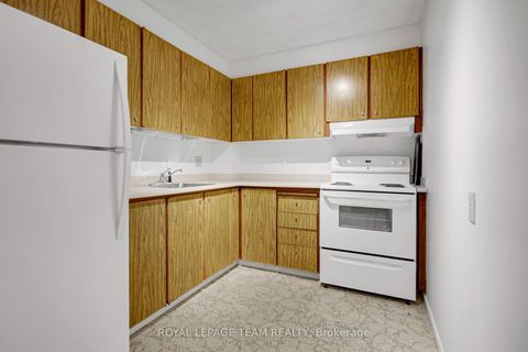 Photo 16 at 708 - 20 Chesterton Drive, Nepean (Borden Farm/Stewart Farm/Carleton Heights/Parkwood Hills), Ottawa