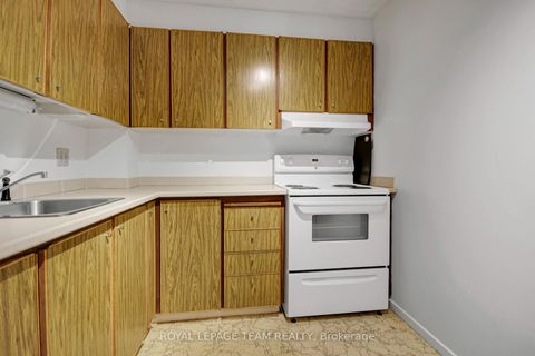 Photo 19 at 708 - 20 Chesterton Drive, Nepean (Borden Farm/Stewart Farm/Carleton Heights/Parkwood Hills), Ottawa