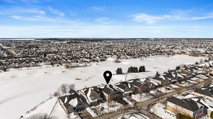 Photo 3 at 430 Kilmarnock Way, Nepean (Stonebridge), Ottawa