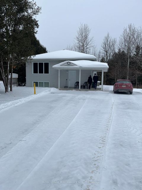 Photo 2 at 35, 35A and 37 Cloverloft Court, Fringewood, Stittsville