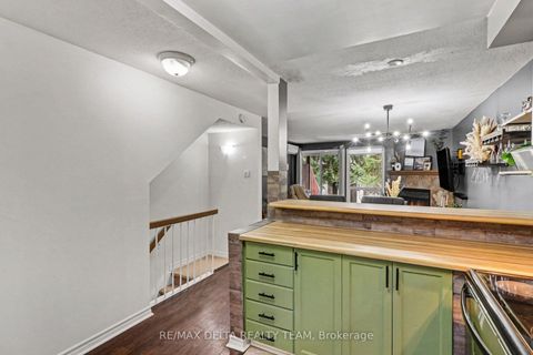 Photo 17 at A - 6704 Jeanne D'Arc Boulevard, Convent Glen North, Orleans