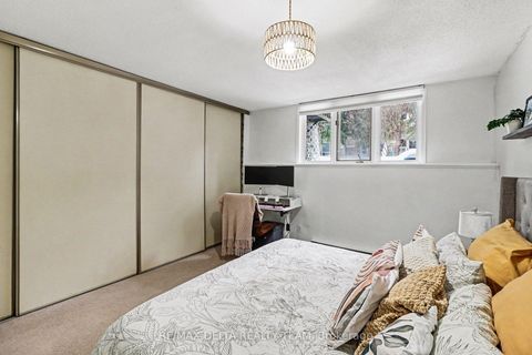 Photo 20 at A - 6704 Jeanne D'Arc Boulevard, Convent Glen North, Orleans