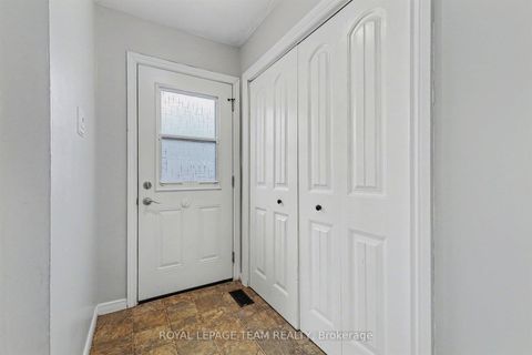 Photo 3 at 23 Spearman Lane, Glencairn/Hazeldean, Kanata