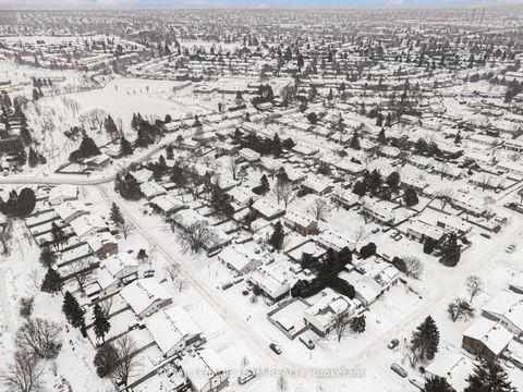 Photo 24 at 23 Spearman Lane, Glencairn/Hazeldean, Kanata