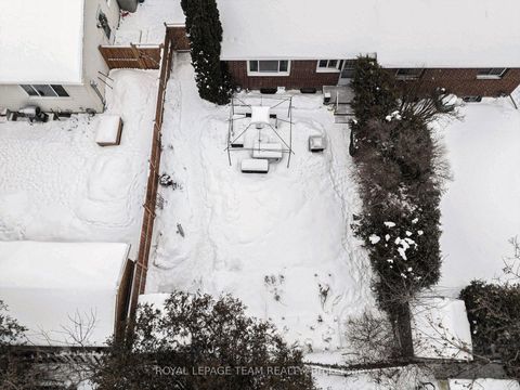 Photo 25 at 23 Spearman Lane, Glencairn/Hazeldean, Kanata