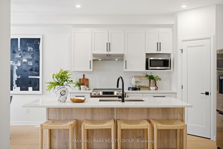 Photo 6 at 120 Lynn Coulter Street, Nepean (Half Moon Bay), Ottawa