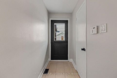 Photo 3 at 1634 Cheevers Crescent, Fallingbrook/Pineridge, Orleans