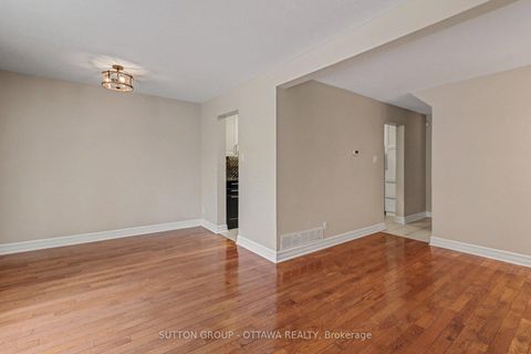 Photo 6 at 1634 Cheevers Crescent, Fallingbrook/Pineridge, Orleans