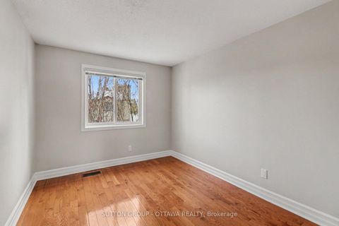 Photo 15 at 1634 Cheevers Crescent, Fallingbrook/Pineridge, Orleans