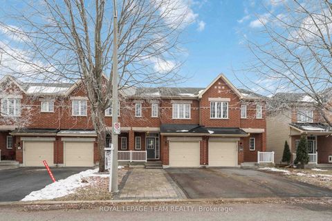 Photo 1 at 246 Tandalee Crescent, Emerald Meadows/Trailwest, Kanata