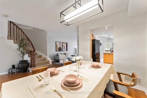 Photo 5 at 246 Tandalee Crescent, Emerald Meadows/Trailwest, Kanata