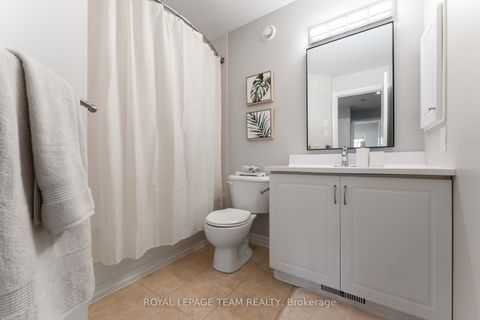 Photo 17 at 246 Tandalee Crescent, Emerald Meadows/Trailwest, Kanata