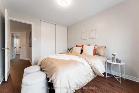 Photo 21 at 246 Tandalee Crescent, Emerald Meadows/Trailwest, Kanata